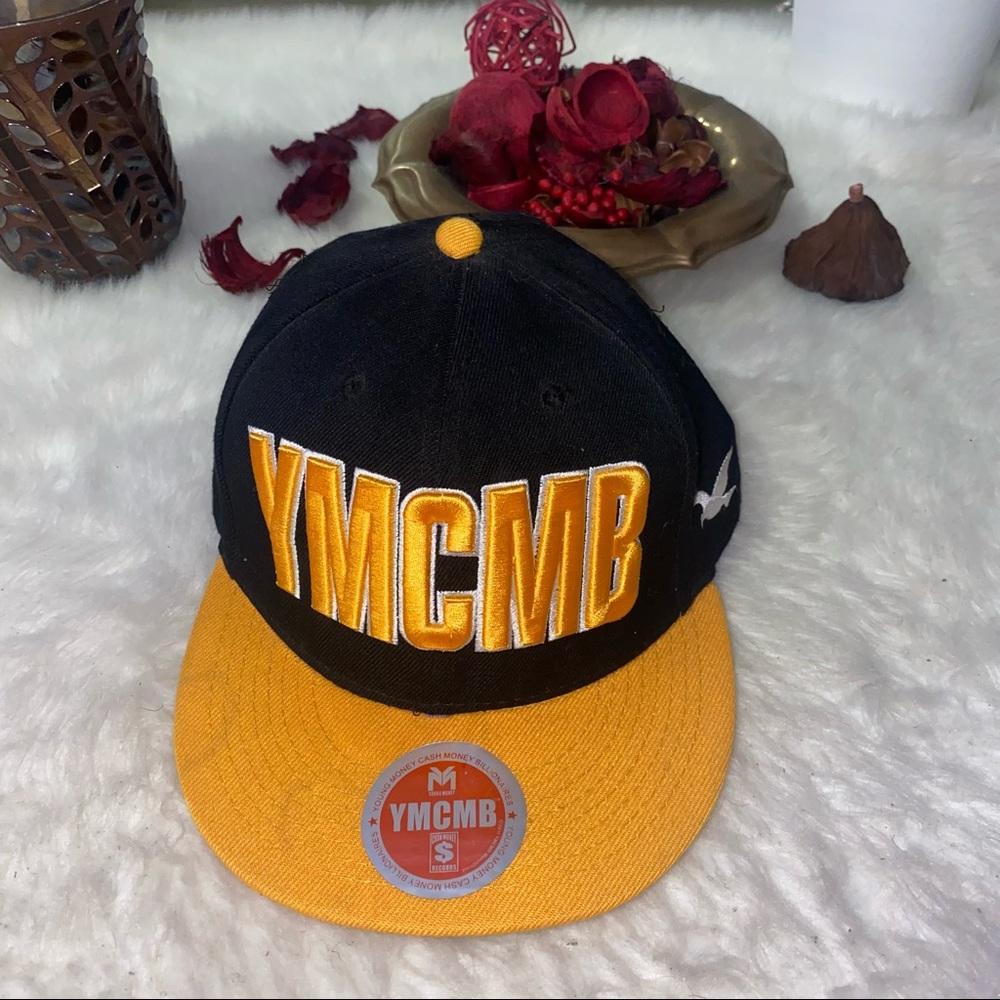 Men’s black & yellow snap back YMCMB hat💙